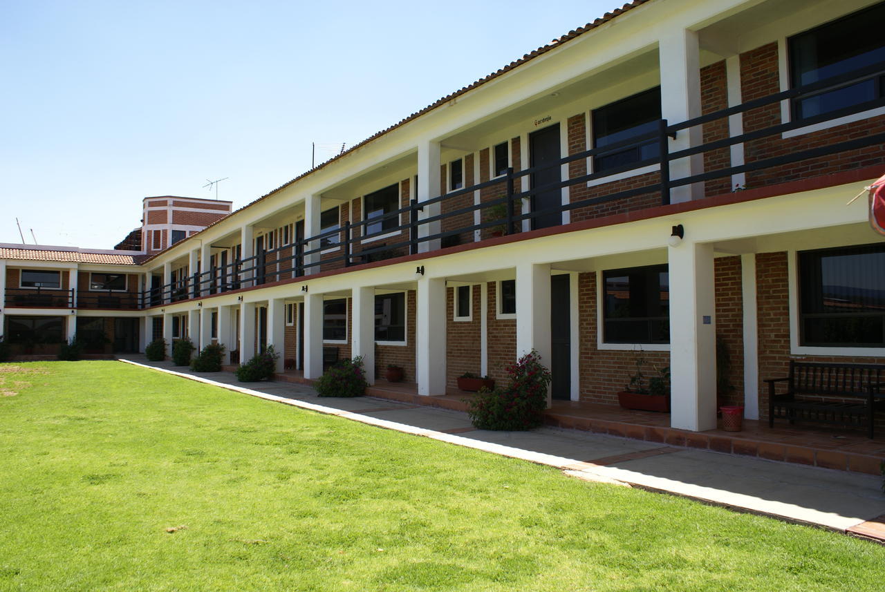 Hotel Los Sauces Villa Del Carbon Exterior photo